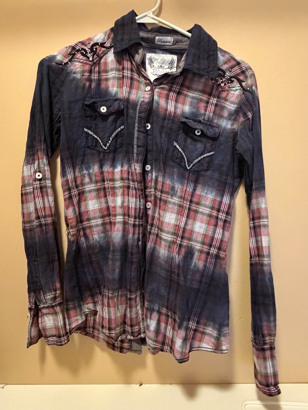 ROAR Distressed Western Button
Beaded&embroidered Shirt Womens
Sz S Plaid EUC